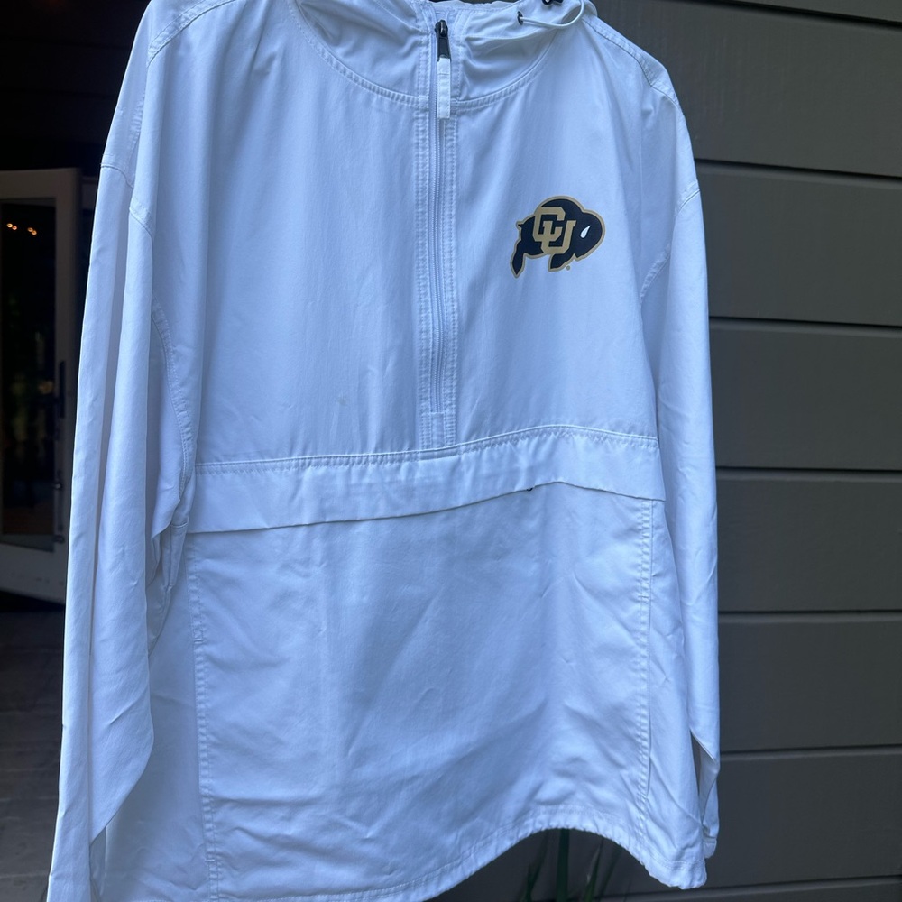 Large white Boulder Colorado windbreaker. Only worn 3 times. Mint condition.